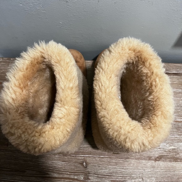 UGG Maylin Boots - Picture 7 of 8